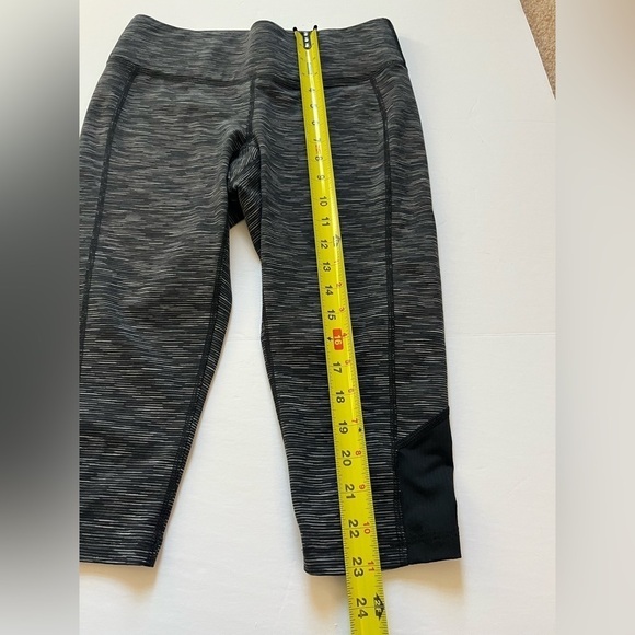 Lucy Powermax Capri Leggings Size Small - Picture 4 of 9